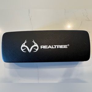 BNWOT REALTREE eyeglass case